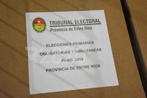 Las PASO se ponen en marcha con la distribución de urnas