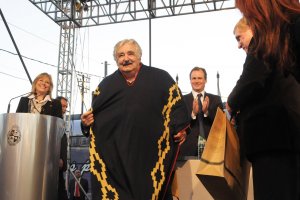 José Mujica anunció que padece cáncer de esófago