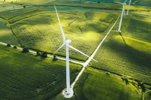Bordet promulgó la Ley de Energía Eléctrica Sostenible