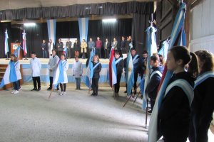 Sentido homenaje a Manuel Belgrano y promesa a la Bandera Nacional en Larroque