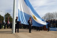 Multitudinario festejo del Día de la Bandera en Pueblo Belgrano