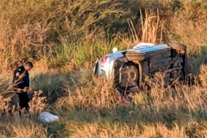 Vehículo despistó y volcó en la banquina: Padre e hija fallecieron en el lugar