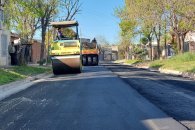 Se realizan más trabajos de pavimentación en calle Aguado