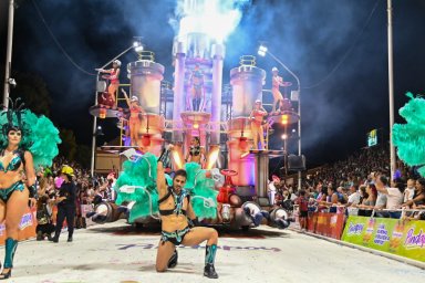 Enero cerró con un promedio de 20 mil espectadores por noche del Carnaval del País