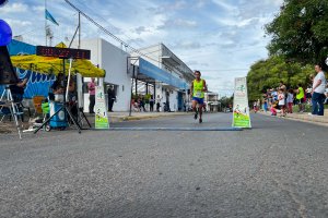 Romero y Coronel ganaron el Maratón Aniversario de Juventud Unida