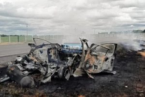 Un auto con turistas rosarinos explotó cerca de Nogoyá