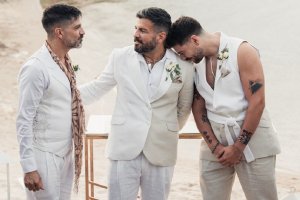 Tres hombres se casaron en Uruguay en un nuevo 