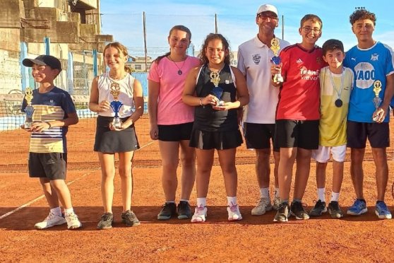 Se concretó un torneo de tenis de menores en Juventud Unida