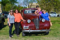 Más de 40 autos clásicos y antiguos visitaron la ciudad de Urdinarrain