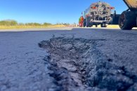 Gilbert: Realizan el bacheo de la ruta 20