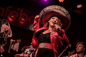 Paula Morena, la diosa de la cumbia y el sabor latino se presentará en Gualeguaychú