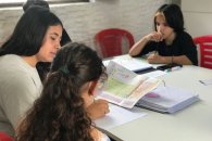 Dictan clases de apoyo gratuitas a estudiantes de secundaria en Punto Joven