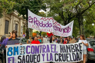 8M: La ciudad levantó la bandera en defensa de los derechos